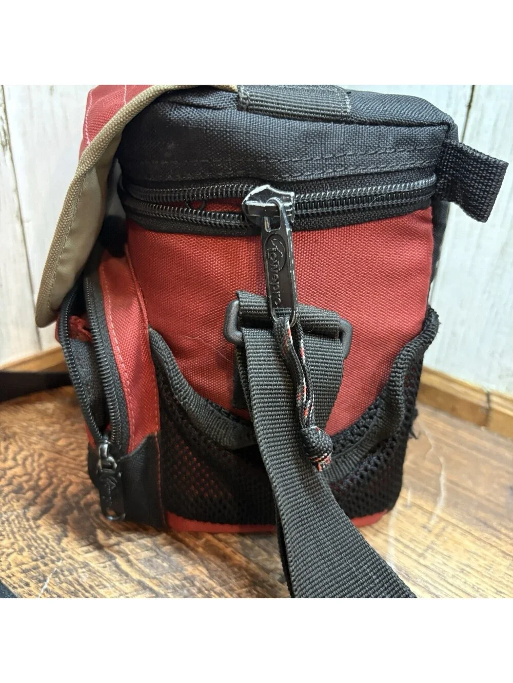 Lowepro Camera Bag Padded Handle Strap Maroon Carry Tote Case Outdoor Hiking